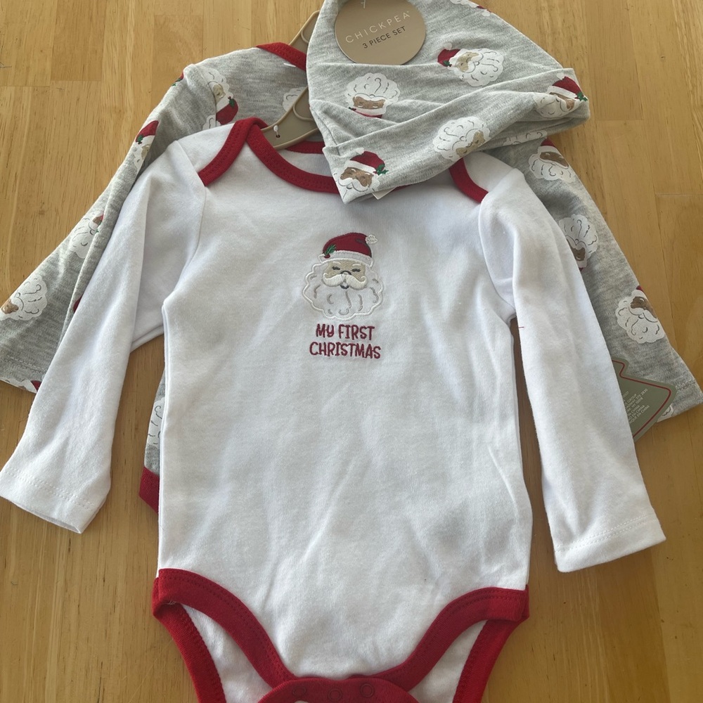 NEW! Chickpea Baby 3-piece Bodysuit Hat Set My 1st Christmas 6/9 Mos